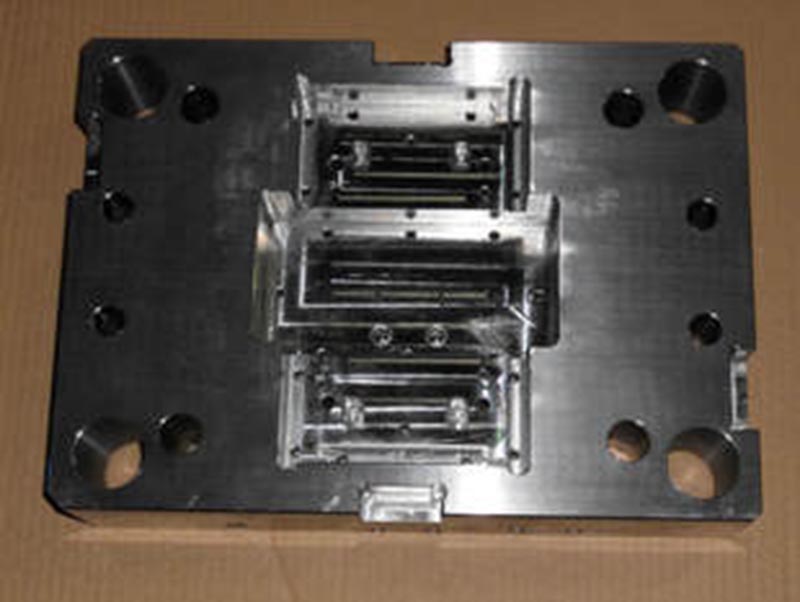 南召精密塑料模-06